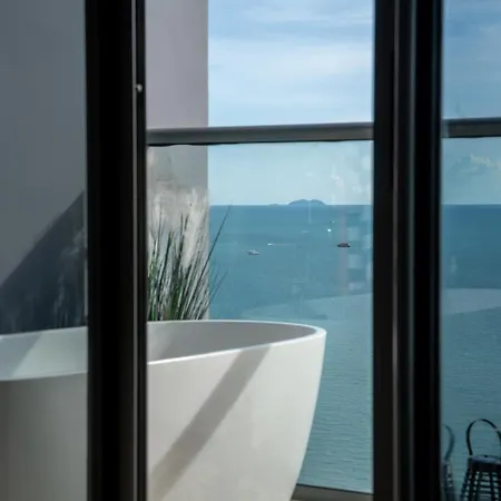 Zire Wongamat By Silqstay V Apartment Pattaya