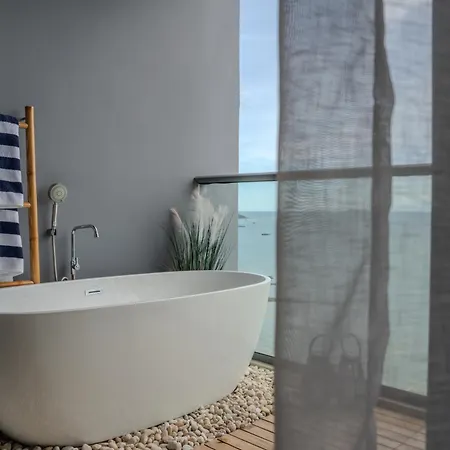 Zire Wongamat By Silqstay V Apartment Pattaya