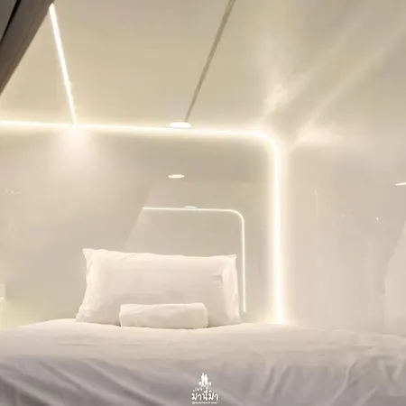 The Rich Cafe & Capsule hotel Pattaya