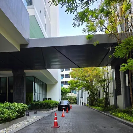 The Base Seaview *