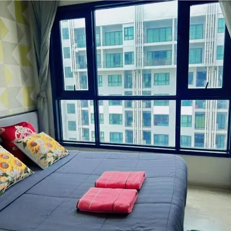 The Base Seaview * Pattaya
