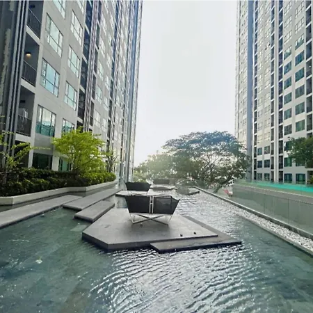The Base Seaview Apartment