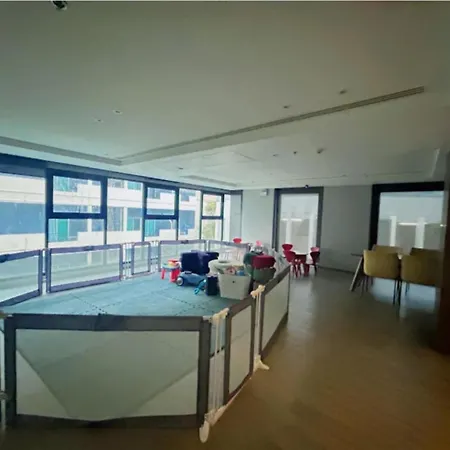 The Base Seaview Apartment *