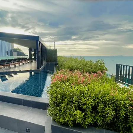 The Base Seaview Apartment Pattaya