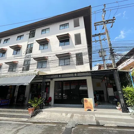 Apartment Dad N Mom's House By Thongnak *