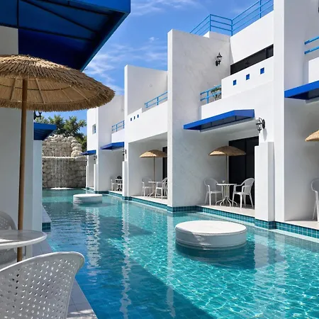 Homestay Monalisa Blue Haven Pool *