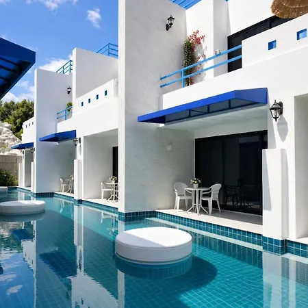 Homestay Monalisa Blue Haven Pool *