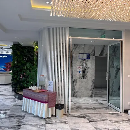Dday Luxury By D-eco Wellness Centre โรงแรม Pattaya