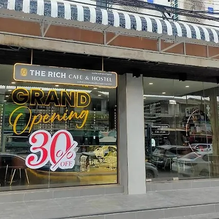 The Rich Cafe & Capsule hotel