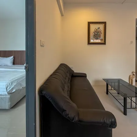Hotel Pl Patamnak Soi 3 3*