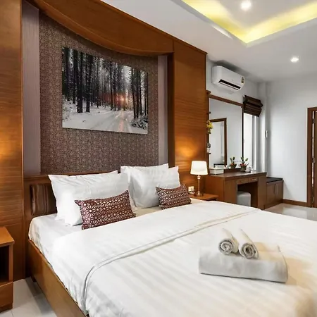 T2-central Pool Near Walking Street Pattaya