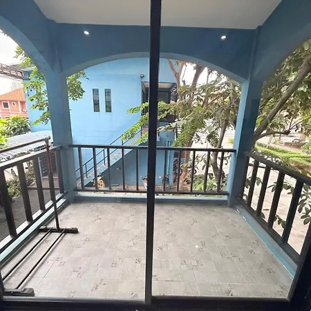 Nine Blue Hotel *