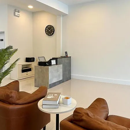 โรงแรม Skyla Boutique 3*