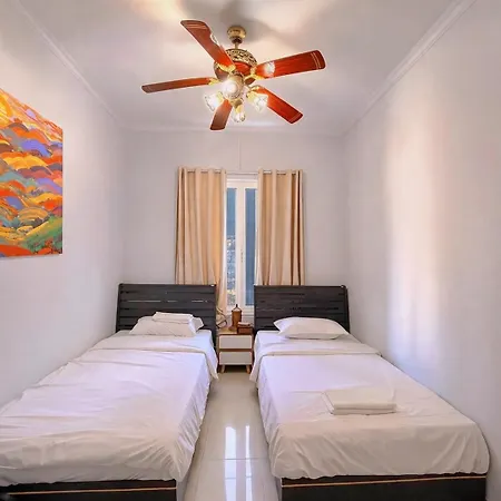 5br Pool Sleeps 10