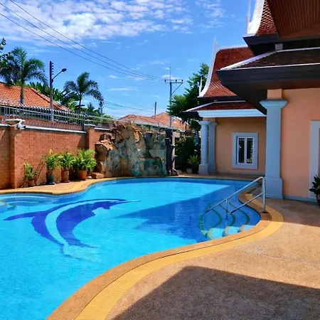 5br Pool Sleeps 10 Villa Pattaya