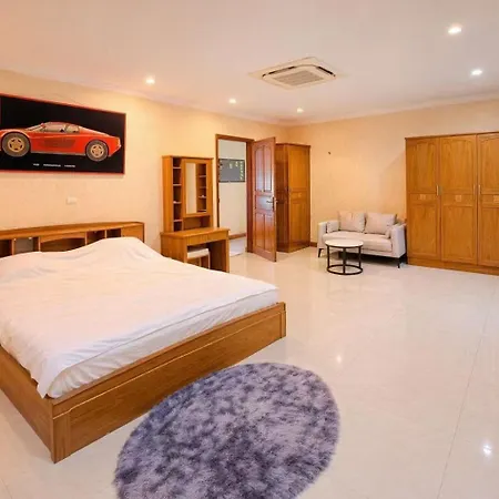 Villa 5br Pool Sleeps 10 *