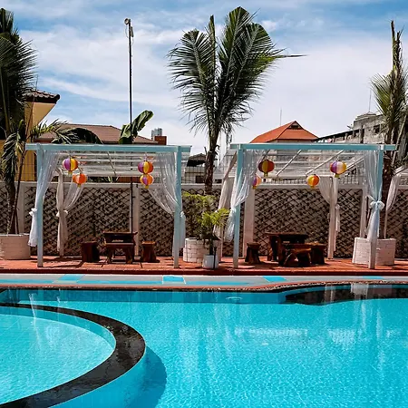 The โรงแรม 4*