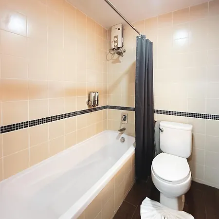 The โรงแรม 4*