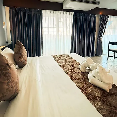 The โรงแรม 4*