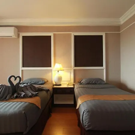 Hotel First Pacific & Convention 4*