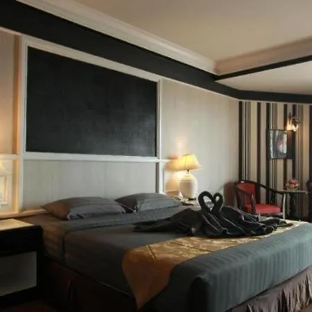 First Pacific & Convention Hotel 4*
