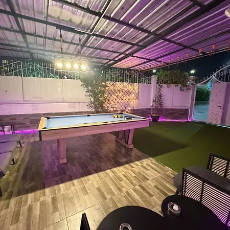 Villa Fabulous 4 Bedroom 2km From Walking Street Pattaya