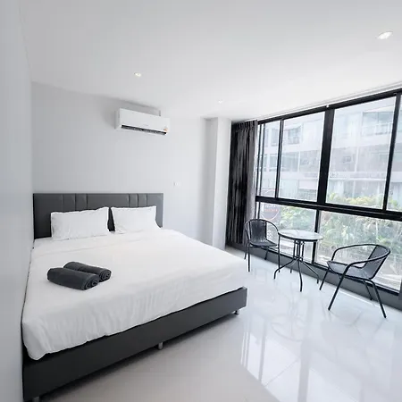 Aparthotel On The Six Pratamnak Pattaya