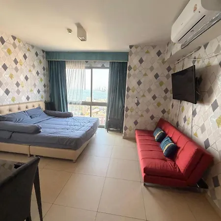 Unixx Sea View Pattaya