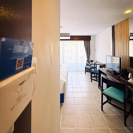 โรงแรม The 4*