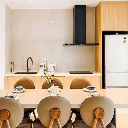 Pure Space 4br Ktv Bbq Kitchen Swimming Pool *