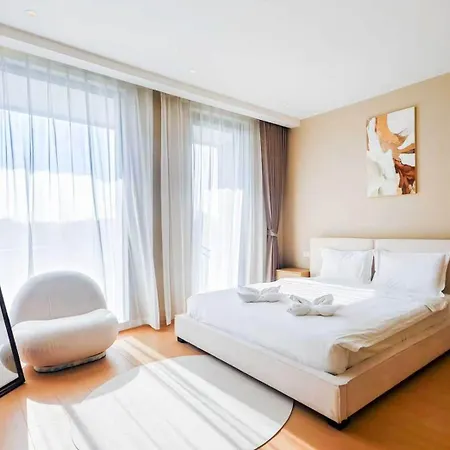 Pure Space 4br Ktv Bbq Kitchen Swimming Pool *