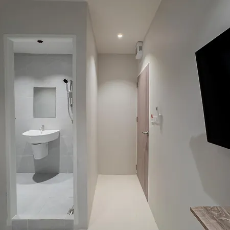 Aparthotel On The Six Pratamnak