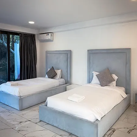 Luxury 6 Bedroom Private Pool In Palm Springs *