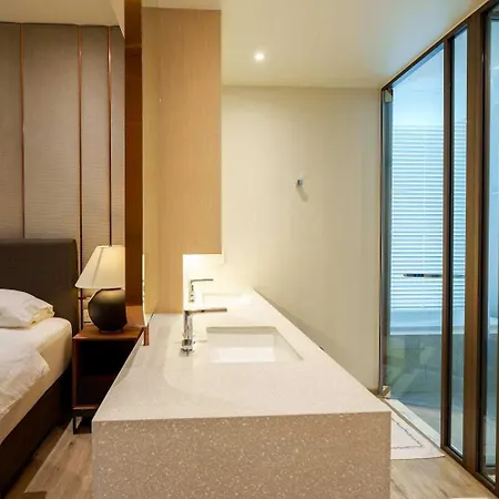 Luxury 2br Sea View With Private Lift And Free Parking 4* Pattaya