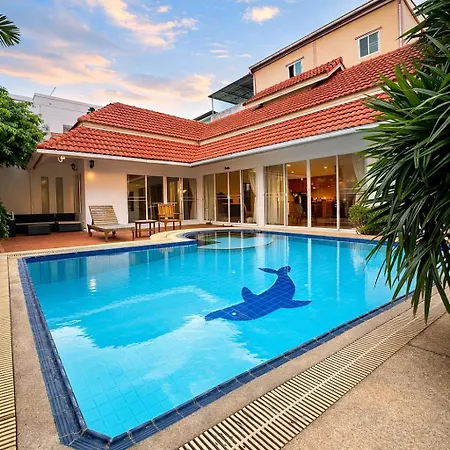 Villa Tropical Pool Pattaya