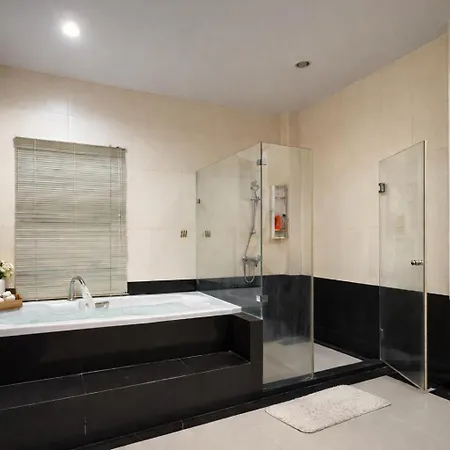 Villa Tropical Pool Pattaya