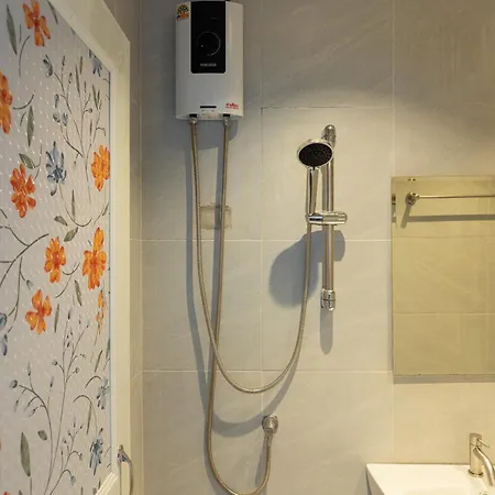 Aparthotel On The Six Pratamnak 3*