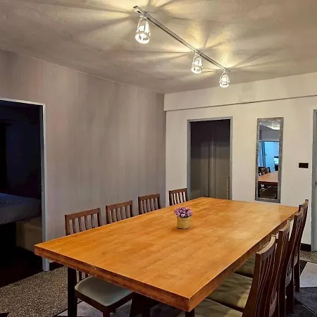 4 Bedroom 2km From Walking Street วิลล่า Pattaya