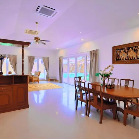 5br Pool Sleeps 10 Pattaya