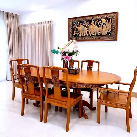5br Pool Sleeps 10 Villa *