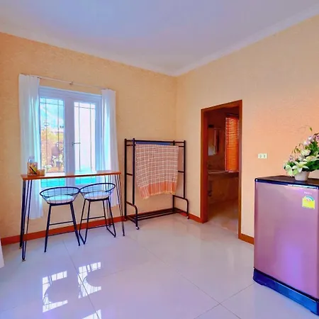 5br Pool Sleeps 10 Villa