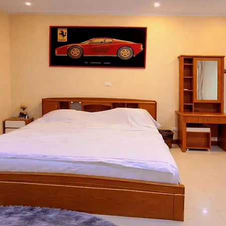5br Pool Sleeps 10 Villa *
