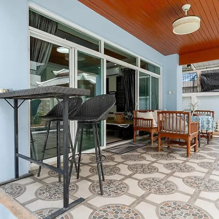 G Thai Happy Pool Villa *