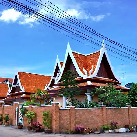 Villa 5br Pool Sleeps 10 *