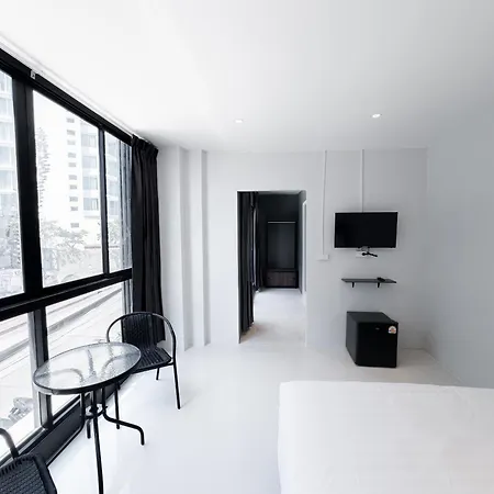 Aparthotel On The Six Pratamnak