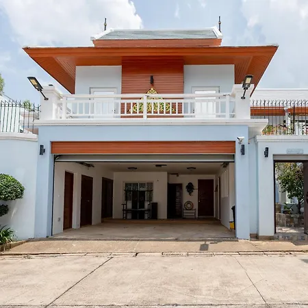 G Thai Happy Pool Villa *