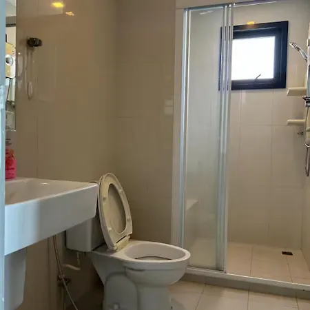 Aparthotel 芭提雅市中心 The Base单卧室 海滩300米 3*