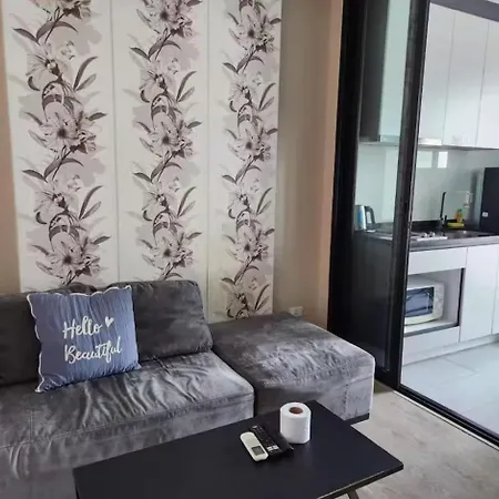 Aparthotel 芭提雅市中心 The Base单卧室 海滩300米 3*