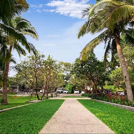 Walk To Walking Street * Pattaya