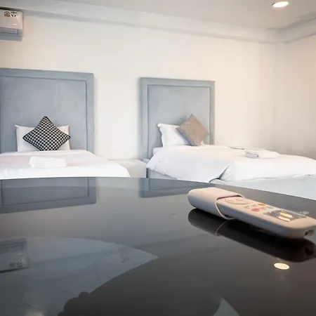 Villa Luxury 6 Bedroom Private Pool In Palm Springs
